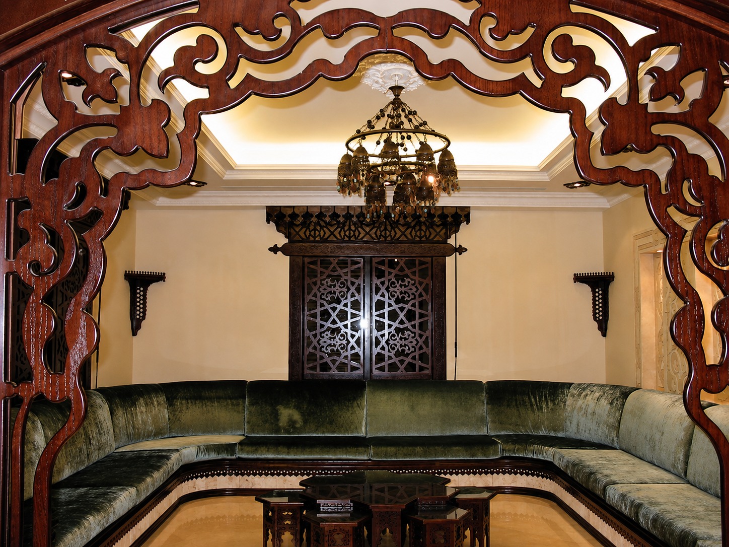 Majlis, woodwork and complete furnishing — image 7