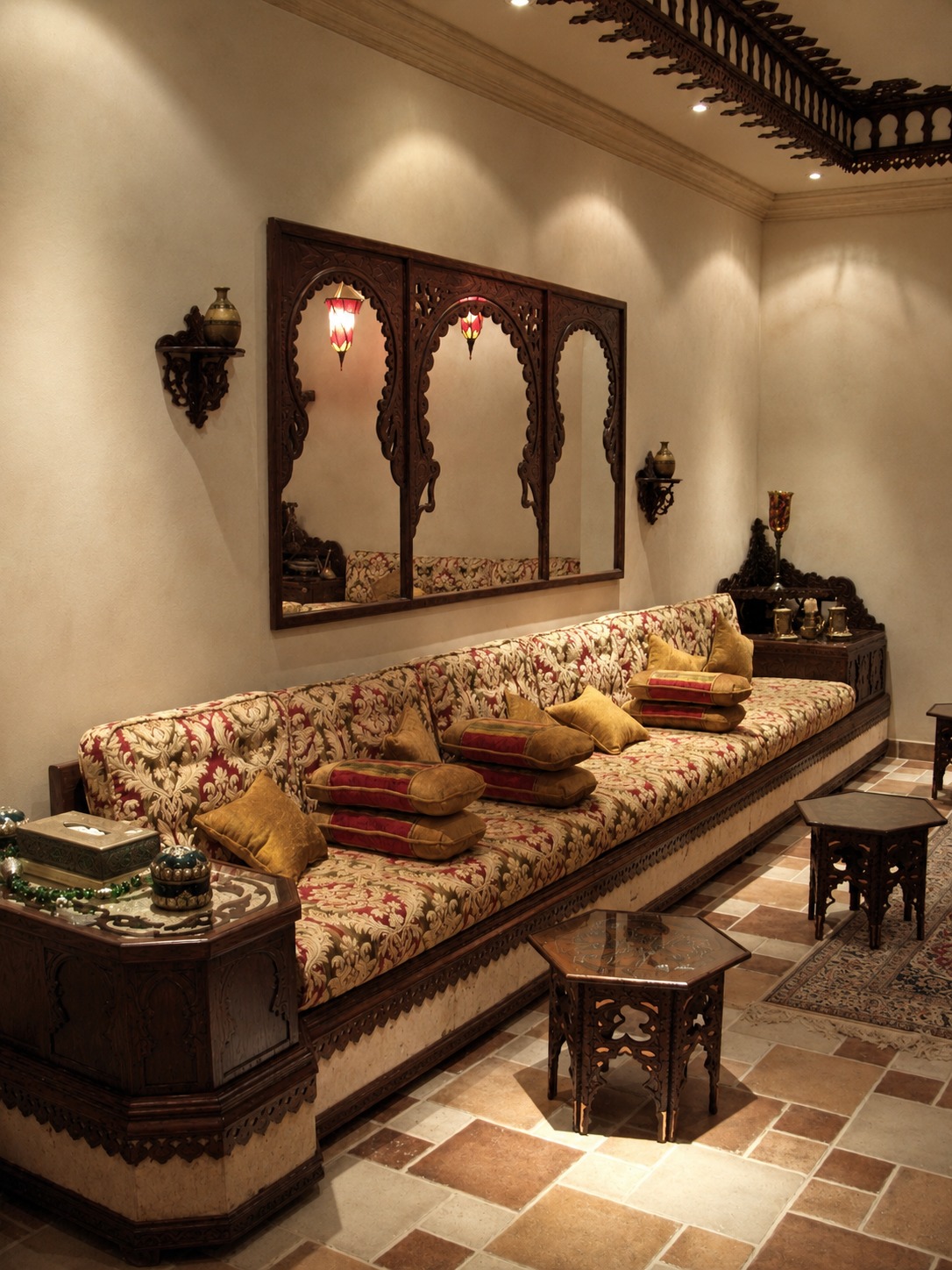 Majlis, woodwork and complete furnishing — image 8